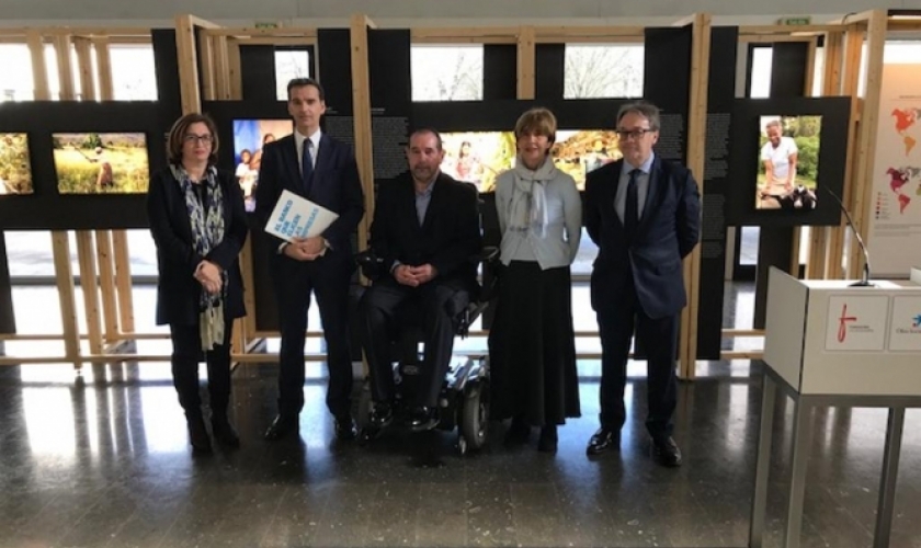 Inaugurada la exposición "Envejecer en África, América Latina y Asia" en Civican Inaugurada la exposición "Envejecer en África, América Latina y Asia" en Civican