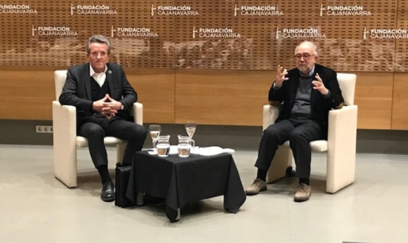 Diálogo entre Javier Tejada y Angel Pes Diálogo entre Javier Tejada y Angel Pes