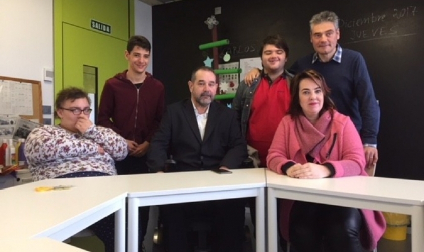 Taller de radio en Isterria con la presidenta del Parlamento de Navarra Taller de radio en Isterria con la presidenta del Parlamento de Navarra